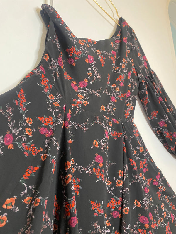 Second Hand- Vestido Negro con flores