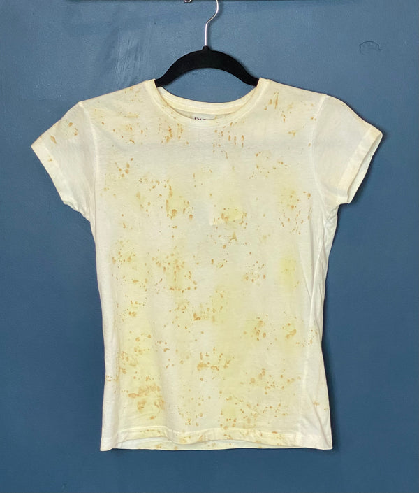 Playera teñido pétalos de rosa