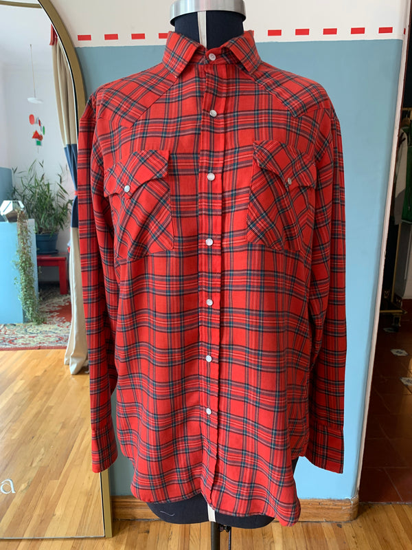 Camisa de cuadros rojos