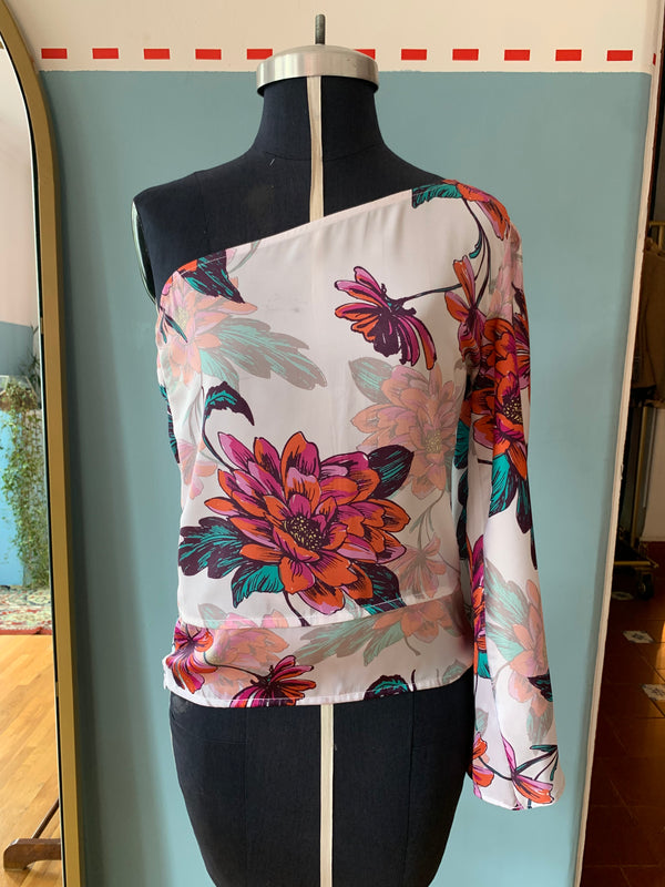 Blusa con flores Rebonita