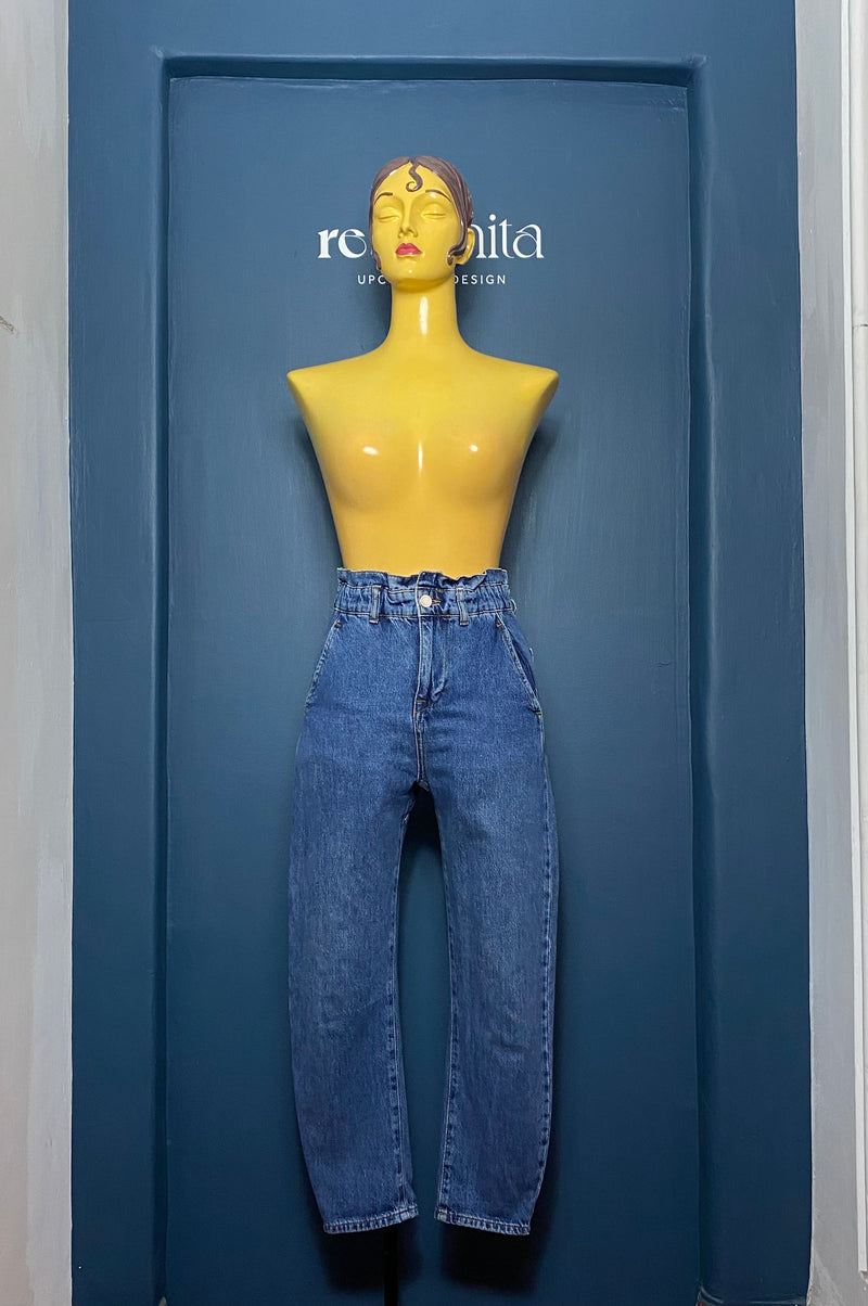 Pantalón con resorte marca Zara